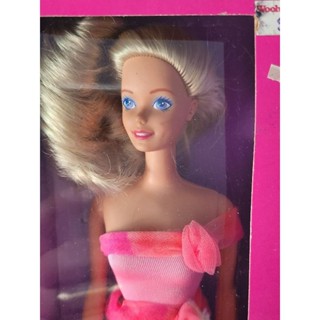 **กล่องไม่สวย พลาสติกออกเหลือง** 1990 Vintage Barbie #5504 Woolworths Special Expressions