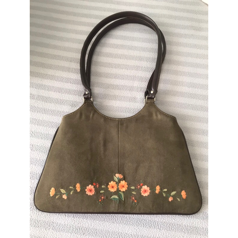 กระเป๋ามือสอง Jousse สีเขียวขี้ม้า สวย น่ารัก สภาพใหม่มากๆ ดูดีๆ