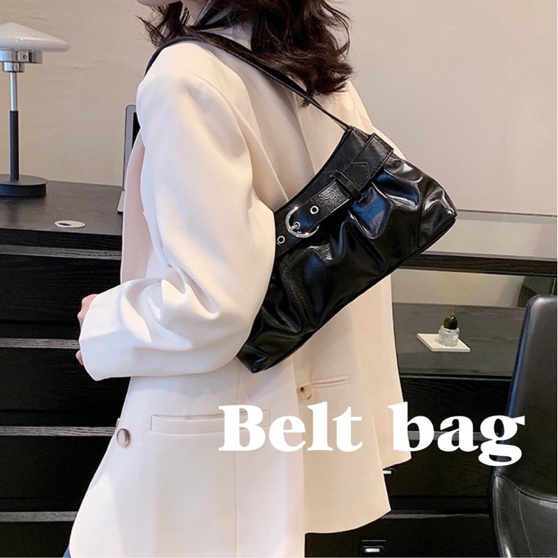 พร้อมจัดส่งทุกสี (Belt bag ) กระเป๋าสะพายไหล่ y2k สวยน่ารักสะพายได้ทุกลุค มี 2 สี / black,white ของต้องมี