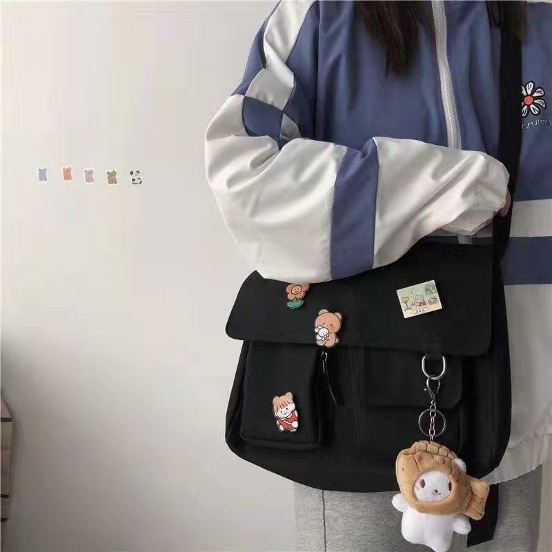 819 กระเป๋าสะพายไหล่ ผ้าแคนวาส สไตล์ มินิมอลชิคๆ มี 2 สีให้เลือก น้ำหนักเบา ช่องเก็บของเยอะ