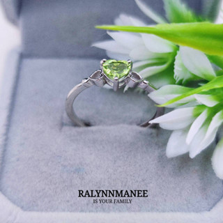 RP002 แหวนพลอยเพอริดอทแท้ ( Peridot ) ตัวเรือนเงินแท้ 925 ชุบทองคำขาว เป็นงานแก้ไซส์ฟรี