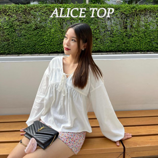 **Clearance sale** ALICE TOP - เสื้อคอวีผูกหน้า ปลายระบาย ผ้าลินิน (nita.bkk)