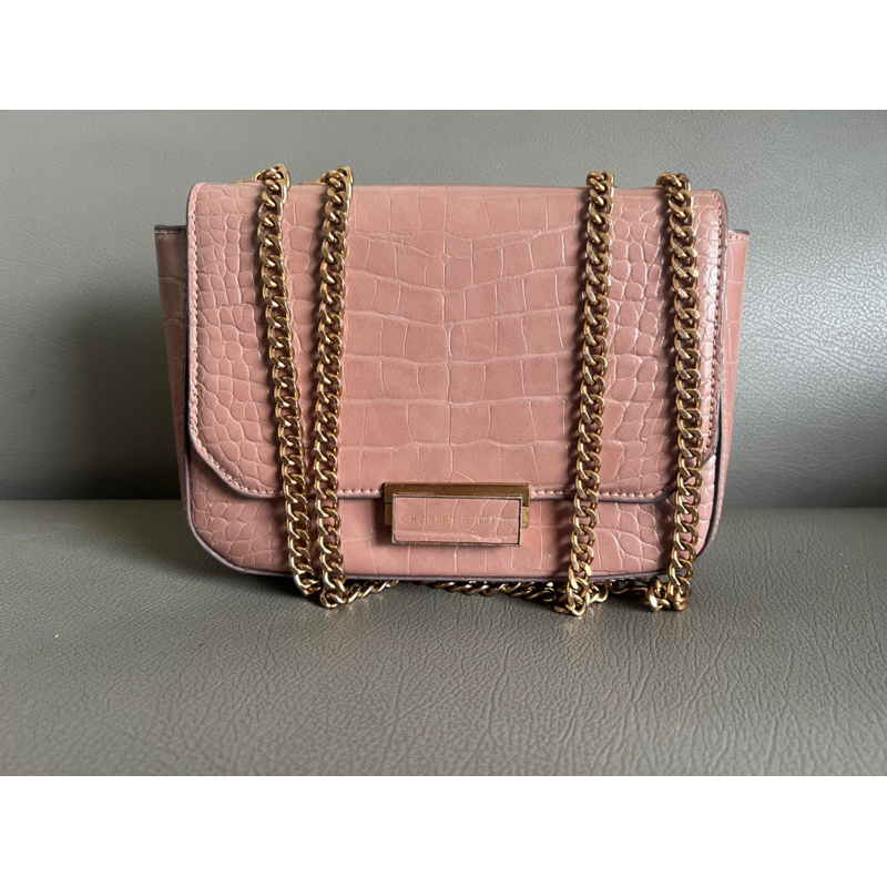 Charles and Keith Croc-Effect Structured Cross Body Bag แท้💯 มือสอง