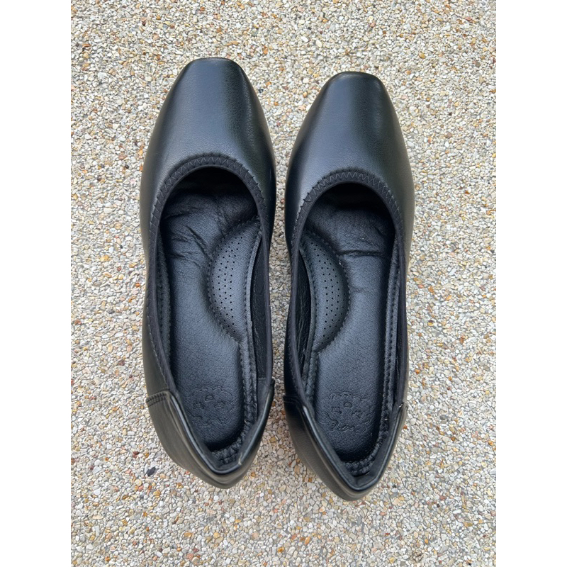 รองเท้าแฟชั่น รุ่น Alice Basic สีดำมือสองใหม่มาก ไม่มีตำหนิ