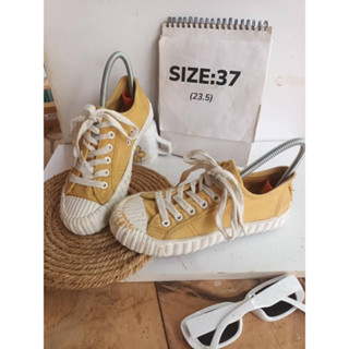 รองเท้าผ้าใบ Sneaker สีเหลือง งานตู้ญี่ปุ่น สวยเท่ห์ size 37  เท้ายาว 23.5