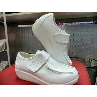 รองเท้าพยาบาล Seven Go รุ่น S114NLN สีขาว