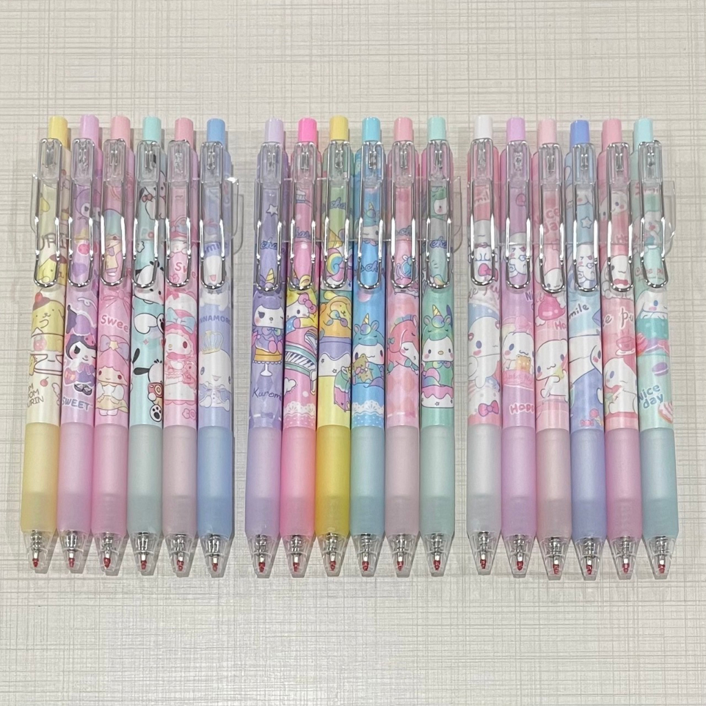 ปากกาเจล ลายการ์ตูน หมึกสีดำ 0.5 มม. ด้ามสีมุก ที่เสียบสีเงิน