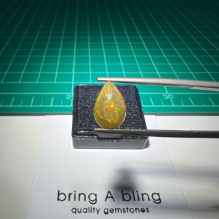 โอปอล (opal) ของเอธิโอเปีย 1.70 ct (10.8x7.3x4.2 mm) โอปอล มีตำหนิบ้าง แต่เล่นไฟสวยมาก