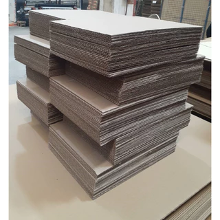 Cardboard แผ่นรอง แผ่นกั้น เสริมข้าง กระดาษลูกฟูก น้ำหนักเบา หนา3ชั้น M/M หลายSize /แพ็ค 25 แผ่น
