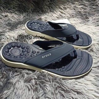 รองเท้า Crocs Revive Flip  รองเท้าแตะเ พื่อสุขภาพ ของผู้ชาย ( สินค้าพร้อมส่ง ) size 36........45