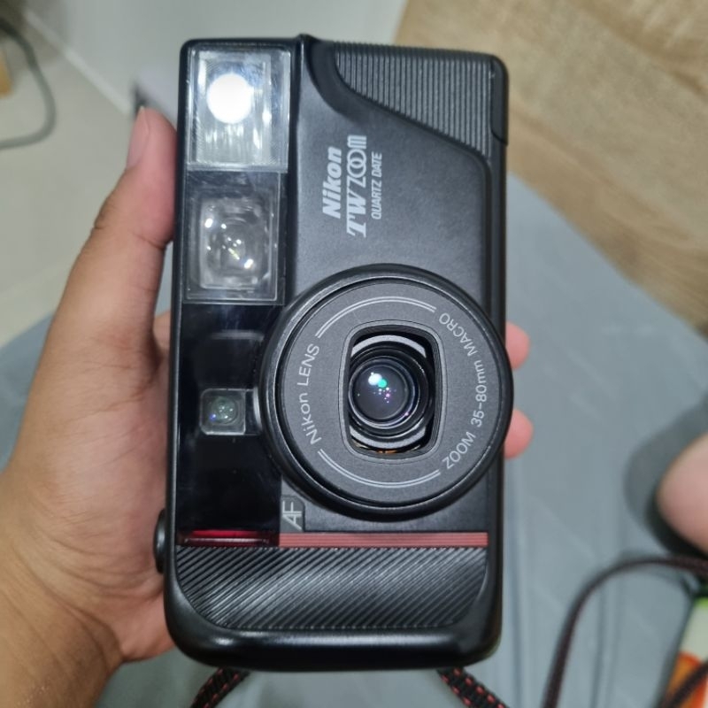 กล้องฟิล์ม nikon tw zoom 35-80mm (มือสอง)