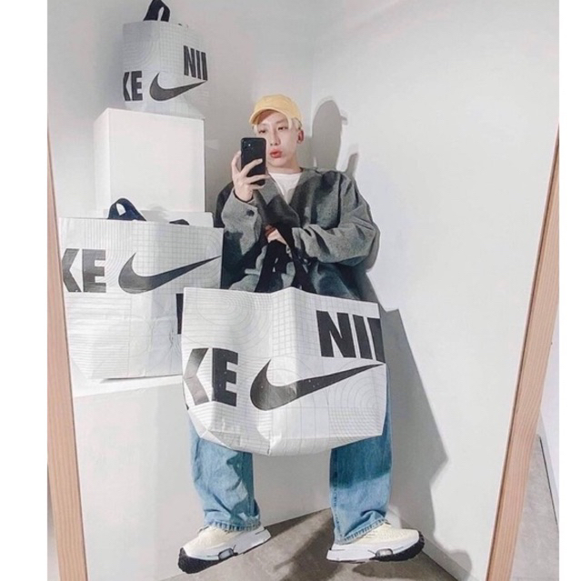[พร้อมส่ง ของแท้100%] ถุง Shopping  Nike Reusable Shopping Bag สุดฮิตจากเกาหลี  [ลิขสิทธิ์แท้จากShop NIKE TH. ] ราคา ถูกที่สุด ดีลบีเคเค แกลเลอรีภาพที่ 3