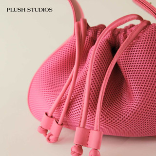 กระเป๋าสะพายข้าง Plush Studios รุ่น Wonton Bag