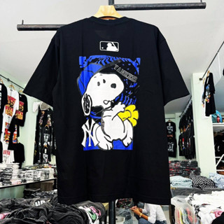 เสื้อยืดสกรีนหน้า-หลัง ดำ&amp;ขาว ลายสนู๊ปปี้ ใส่ได้ทั้งชายและหญิง