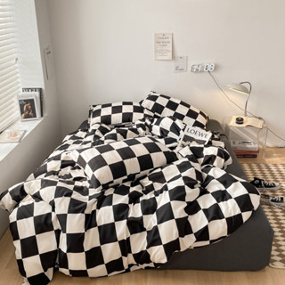 ส่งฟรี! ชุดผ้าปูที่นอน+ผ้านวมครบเซ็ต 6 ชิ้น “ลายตาราง” (สีดำ)  Black Grid Beddings