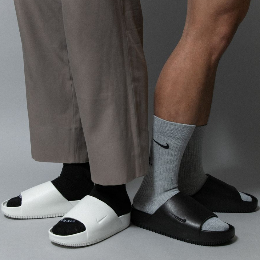 [ลิขสิทธิ์แท้] Nike Collection ไนกี้ รองเท้าแตะ รองเท้าผู้ชาย ND M Calm Slide FD4116-001 / FD4116-100 (1800)