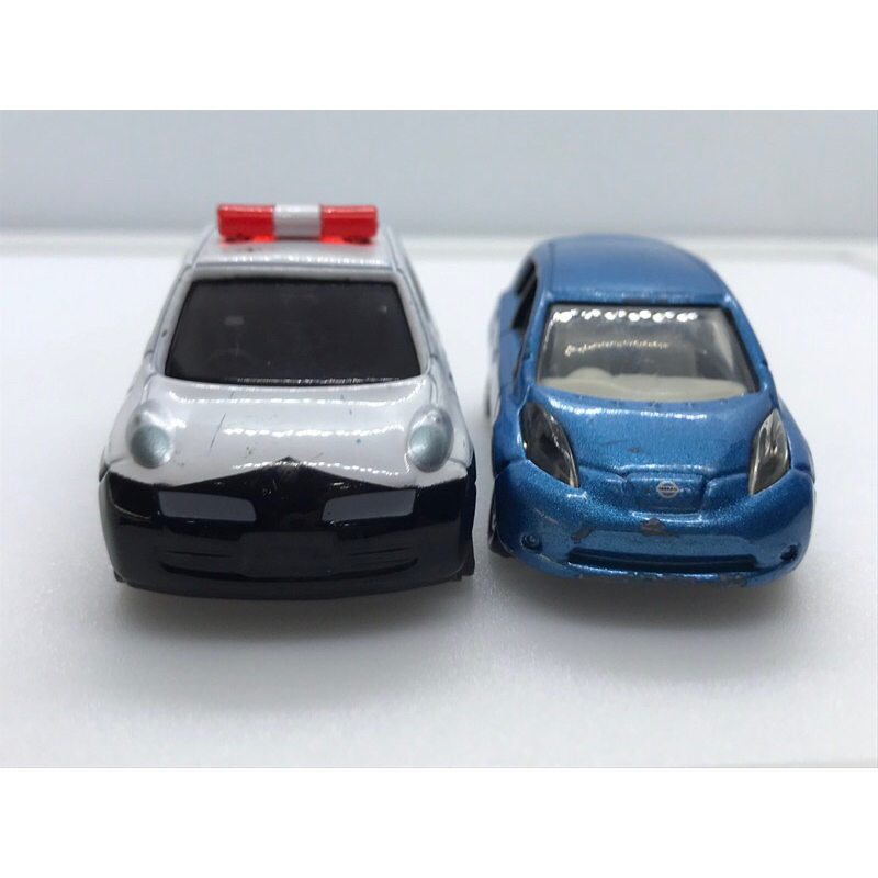 ⚫️⚫️Tomica Nissan MARCH & LEAF