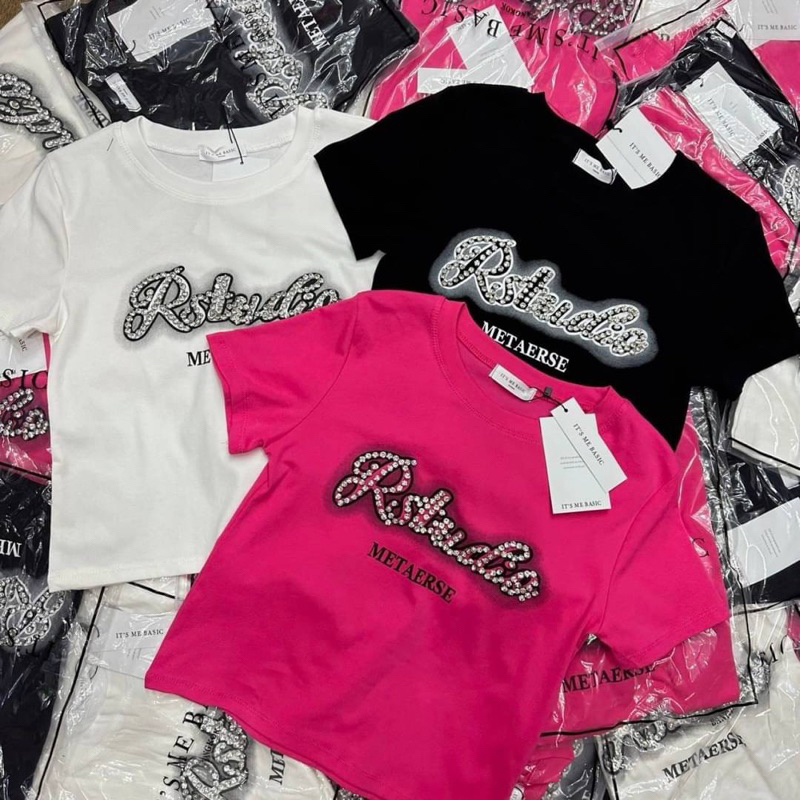 เสื้อครอปอะไหล่เพชร Rstudio 🖤 ป้าย it's me basic