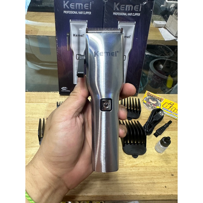 Kemei km-6050 มีจอบอกถานะแบต เปิดเครื่องได้2ระดับ