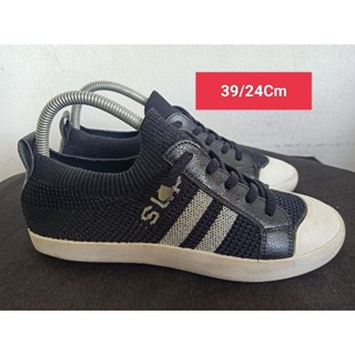 Size 39 ยาว 24 Cm  รองเท้ามือสอง ผู้หญิง เท้าเล็ก  ผ้าใบ สวม แฟชั่น ลำลอง เที่ยว