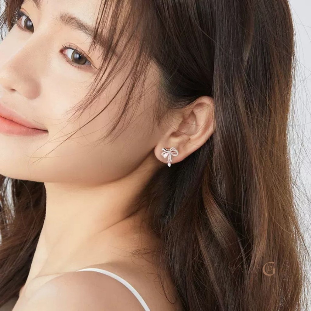 GLAMOR✨ต่างหูเงินแท้ Girly Knot ต่างหูเพทาย เท่น่ารัก ต่างหูแฟชั่น ตุ้มหูเงินแท้ ต่างหูผู้หญิง รูปที่ 4