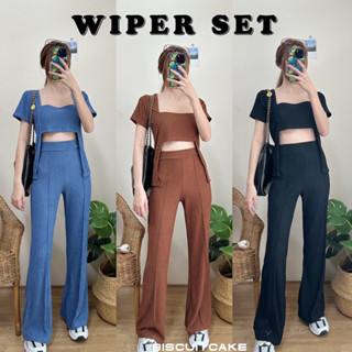 ชุดเซ็ทเสื้อคอเหลี่ยม กางเกงขาม้าเข้ารูป (WIPER SET)