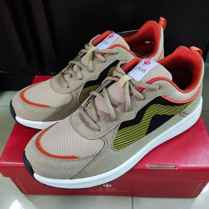 รองเท้าผ้าใบ #gplussneaker 
Size :EUR 45"