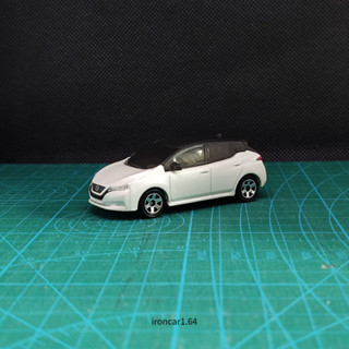 โมเดลรถ matchbox รุ่น Nissan Leaf รถไฟฟ้า สีขาว