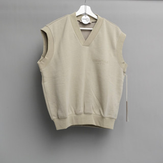 Fog essentials FW22 v-neck vest