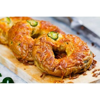 Jalapeno Cheddar Bagels 4 pcs (100g. pc) เบเกลพริกเม็กซิกันเซดาชีส  ชุด 4 ชิ้น ( 100g/ pc)