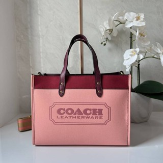 กระเป๋าสะพายทรงโท้ท ใบใหญ่ C6035 Tote 30 with badge 005