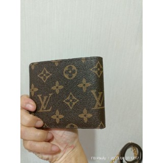 Lv กระเป๋าสตางค์ชายใบสั้นใส่ของได้เยอะน้ำหนักเบาหายากค่ะมี 1 ใบ