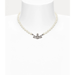 (Pre-Order) viviennewestwood สร้อยคอ MINI BAS RELIEF PEARL CHOKER