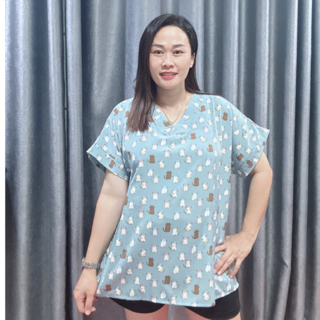 เสื้อสาวอวบคอวีลายแมว/ย24/ย25