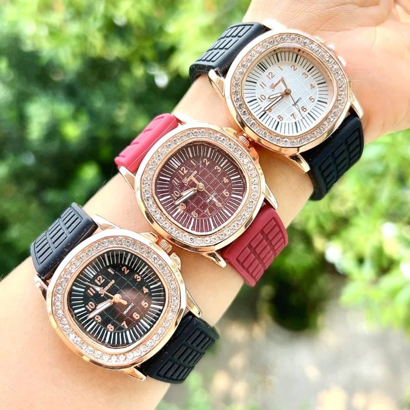 นาฬิกาข้อมือผู้หญิง geneva เเบรนด์เเท้ ก้านเเก้ว สายชิลิโคน นิ่มใส่สบาย เเถมฟรีถุงฝ้าสีดำทุกเรือน