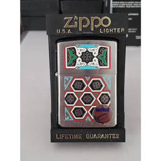 ZIPPO TOLEDO  BRUSHED CHROME COLOR IMAGE  ผลิตปี1991  สีเงินผิวโครเมี่ยม ลายแบบสกรีน 2ด้าน หน้าหลัง  ของใหม่