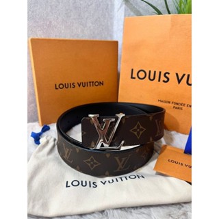 เข็มขัด​Louis vuittonแท้​100​%ส่งฟรีมีของแถม