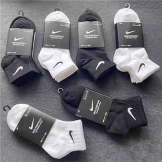 ถุงเท้า Nike ถุงเท้าข้อสั้น ถุงเท้ากีฬา 1 แพ็ค 3 คู่ ผ้าดี เหมาะสำหรับชายและหญิง ใส่ได้ออกกำลังกายและสายแฟชั่น