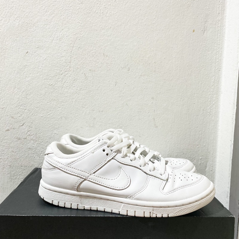 Nike SB dunk low Triple white 38/24 มือสอง