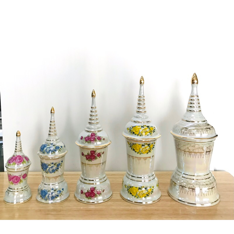 โกศ โกศทรงเจดีย์ งานเซรามิค เคลือบเงา มุกลายทอง ลายดอกไม้ (ราคาต่อชิ้น)