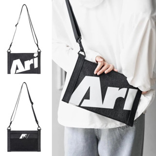 กระเป๋า ARI CROSSBODY TOP DYED BAG - BLACK/WHITE