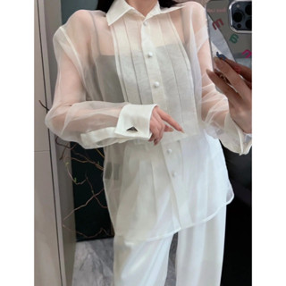 PRADA SHEER SILK ORGANZA SHIRT เสื้อเชิ๊ต ผ้าไหมแก้ว Silk organza สวยมาก แต่งกระดุมเข็มกลัด พราด้า ปราด้า