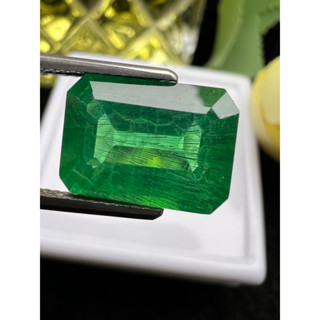 Lab emerald Columbian color 13x10 mm Oval 10.13 carats