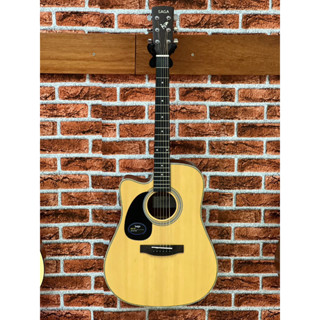 SAGA กีต้าร์โปร่งมือซ้าย กีต้าร์โปร่งชายเว้า 41" Acoustic Guitar Lafthand รุ่น SF700CL With Bag + Capo + Tuner