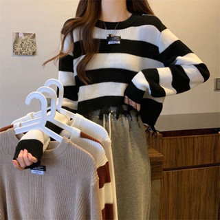 Sugar❤️พร้อมส่ง❤️เสื้อไหมพรม เสื้อถักไหมพรม แขนยาว ครอป ชายลุ้ย คอกลม(07125)