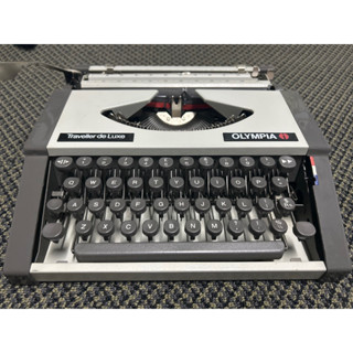 เครื่องพิมพ์ดีดภาษาอังกฤษ Olympia Traveller de Luxe Made in Brazil Typewriter English key