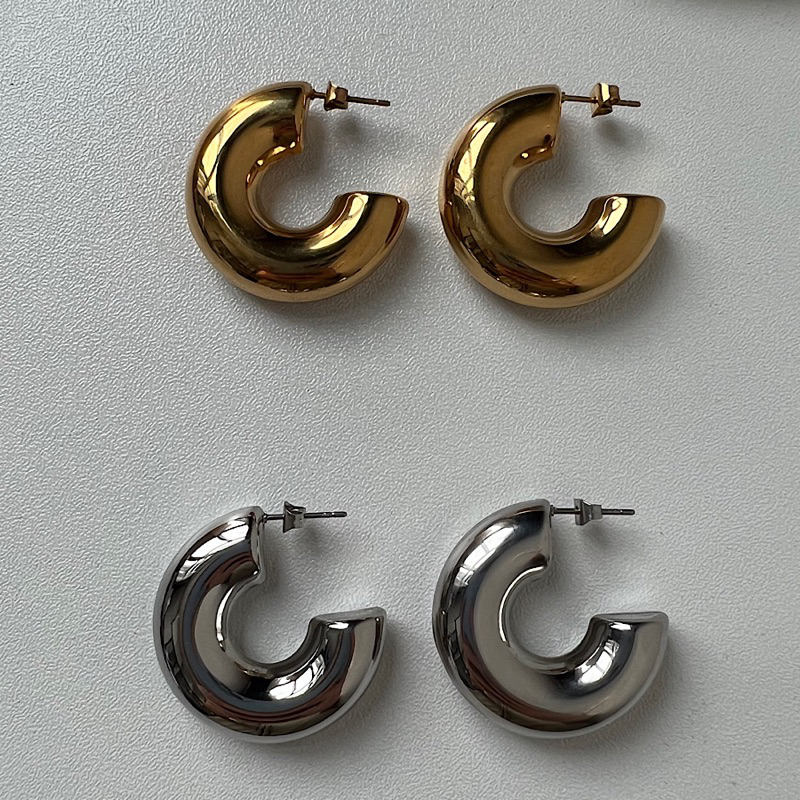 Adore- Curve earring
