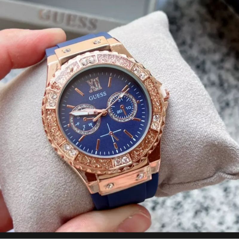 นาฬิกา GUESS WATCH  เกรสน้ำเงิน สายชิลิคอลนิ่มใส่สบายมากใส่ได้ทุกวัย