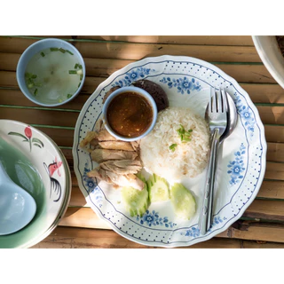 ชายสี่บะหมี่เกี๊ยว น้ำจิ้มข้าวมันไก่ 700 กรัม