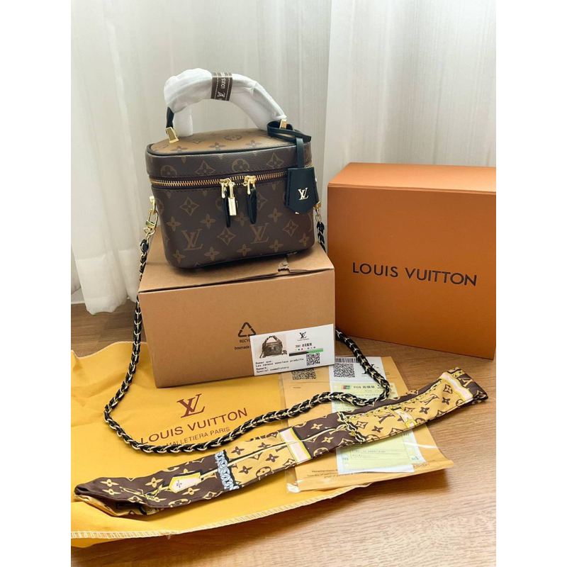 พร้อมกล่อง🎁ถุงผ้า🛍การ์ดครบค่ะ🎉 มีบริการเก็บปลายทางค่า😘